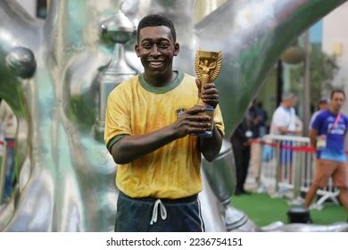 Pelé con la Coppa del Mondo