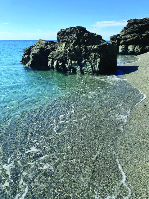 La spiaggia cristallina nei pressi di Cleto, sul Mar Tirreno