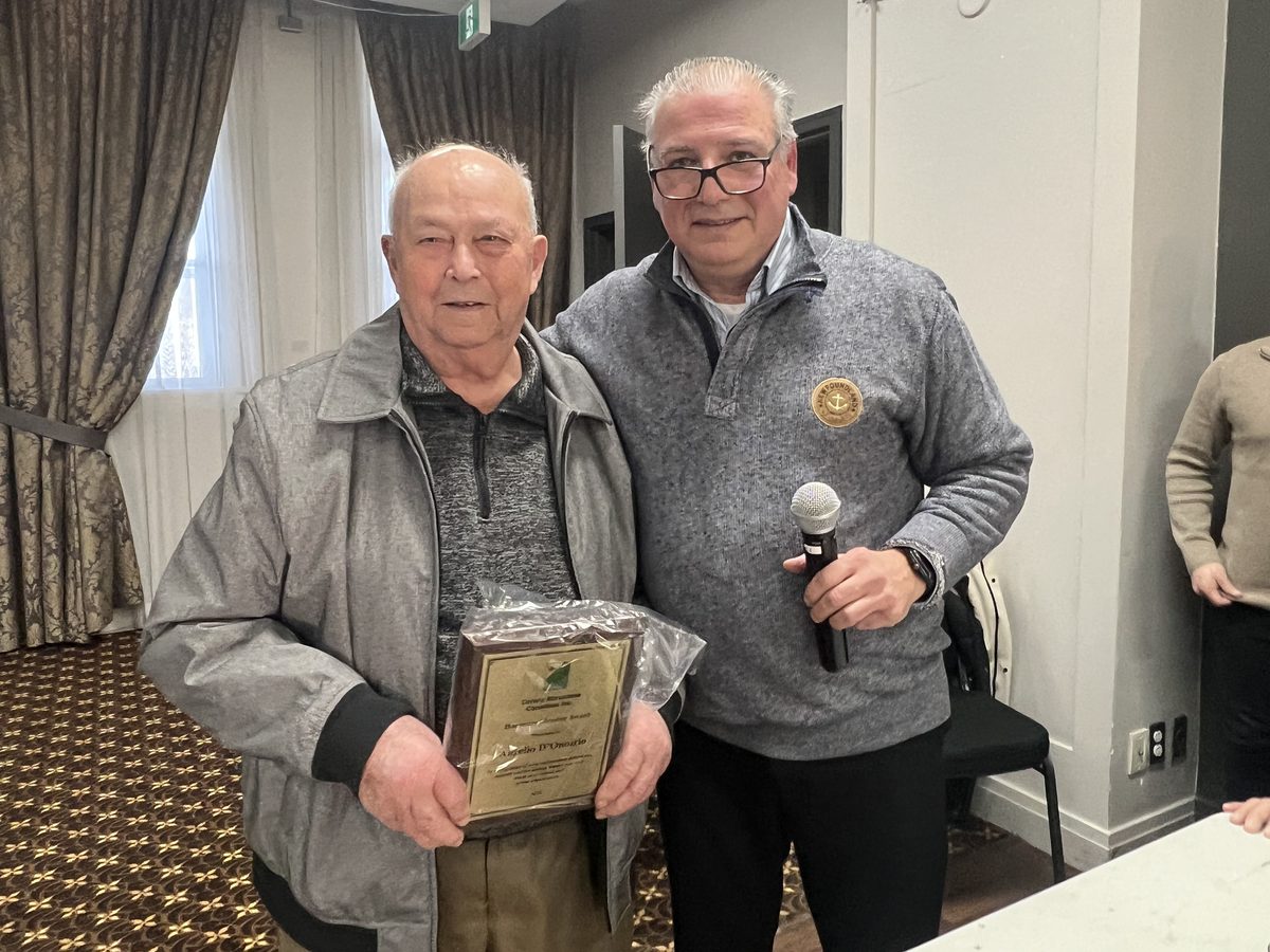 Aurelio D'Onofrio riceve il Founding Member Award del Centro Abruzzese Canadese